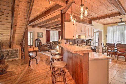 Tranquil Smoky Mountain Cabin with Porch and Fire Pit in Newport, USA