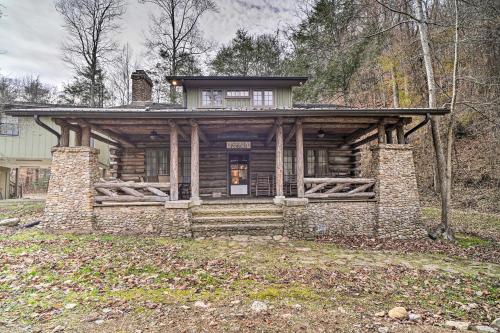 Tranquil Smoky Mountain Cabin with Porch and Fire Pit in Newport, USA