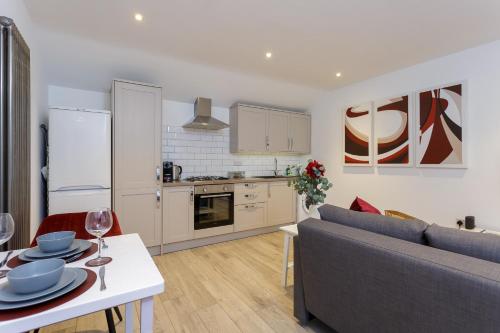 Oliverball Serviced Apartments - Percy Place - Modern 1 Bedroom Ground Floor Apartment In Portsmouth
