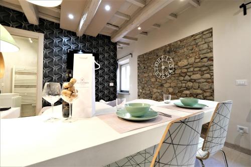 Studio Apartment image 10