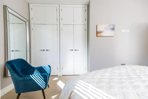 Elizabeth Mews - By Luxury Apartments - Tap to explore photos