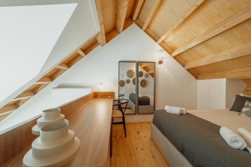 Downtown Elegant by Homing