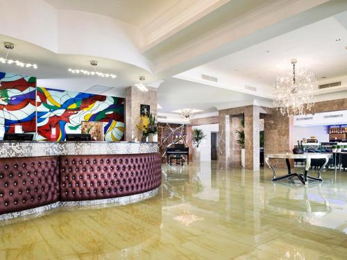 Lobby, Swan River Hotel in Perth