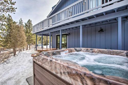 Luxe Updated Home with Grill and Views - 4 Mi to RMNP - image 2