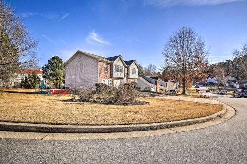 Classic Lithonia Home - Near Golf and Stone Mtn in Lithonia, USA