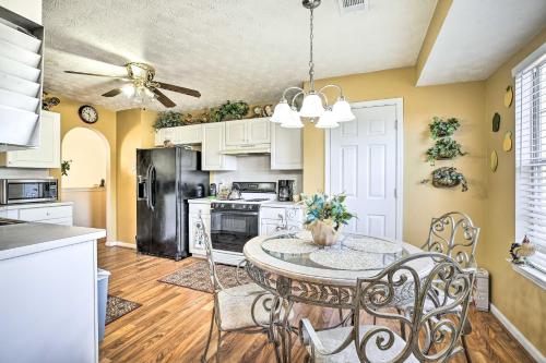 Classic Lithonia Home - Near Golf and Stone Mtn in Lithonia, USA