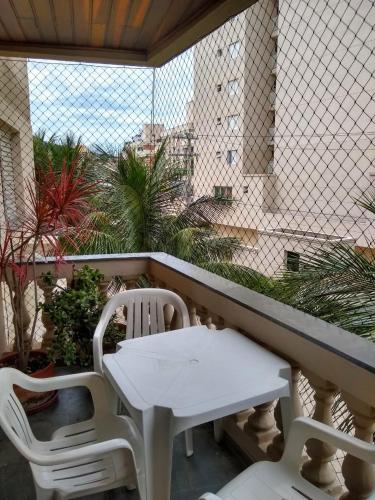 Apartamento com varanda, 3 Dormitorios, Guaruja - Enseada near Bill E Pepa