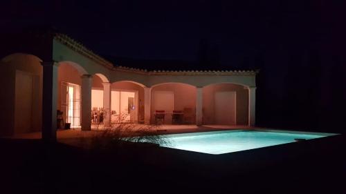 Entre Provence et Camargue in Comps ciems