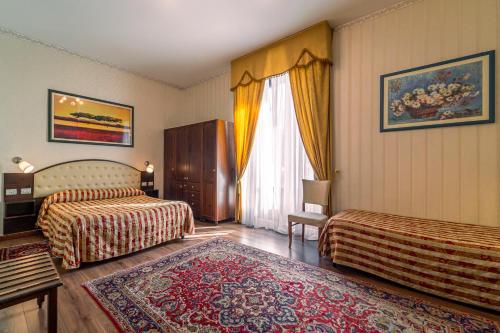Hotel Villa Romeo - Tap to explore photos