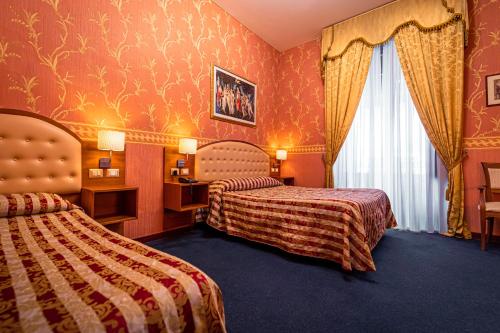 2 twin beds