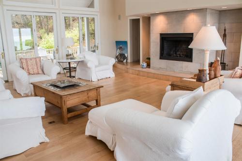 Grand Beach Lakefront - image 10