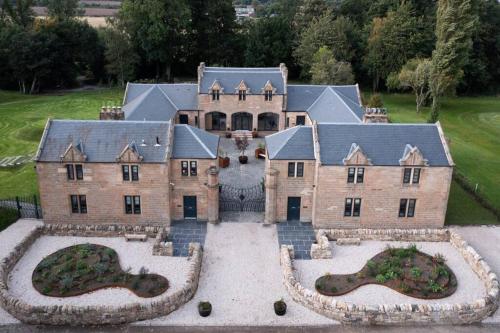 Stunning Edinburgh 1820s stables converted studio, Edinburgh (photo 8)
