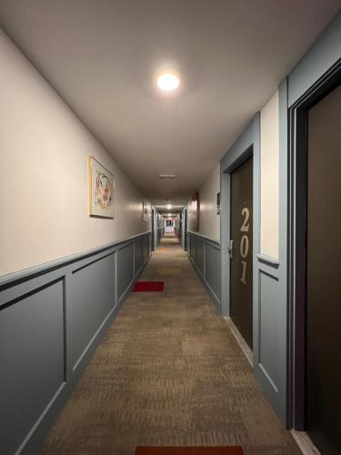 Chateau Suites - image 2