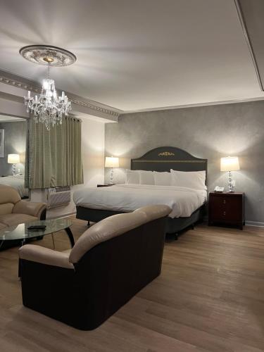 Chateau Suites - image 14