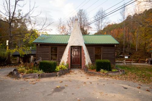 Qualla Cabins and Motel Cherokee near Casino