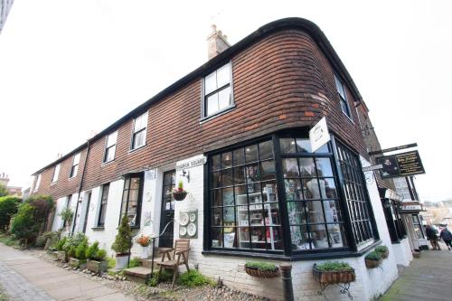 Merrythought Cottage - entire 2 bed, 2 bath cottage in the heart of Rye citadel