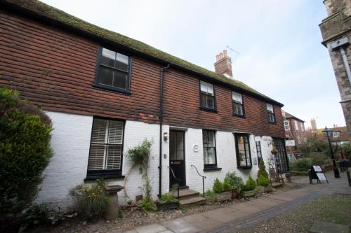 Merrythought Cottage - entire 2 bed, 2 bath cottage in the heart of Rye citadel