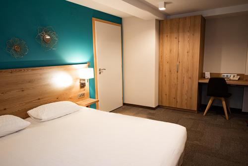 2 twin beds