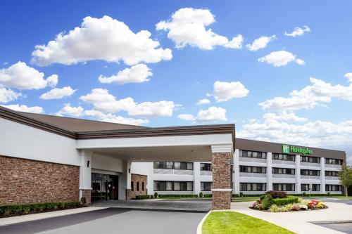 Holiday Inn - Long Island - ISLIP Arpt East, an IHG hotel - Hotel - Holtsville