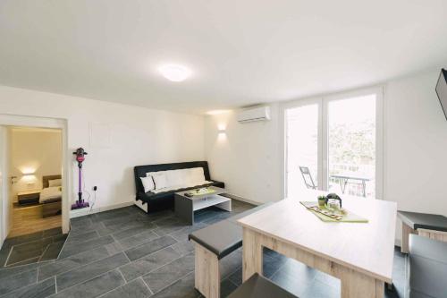 Apartment image 10