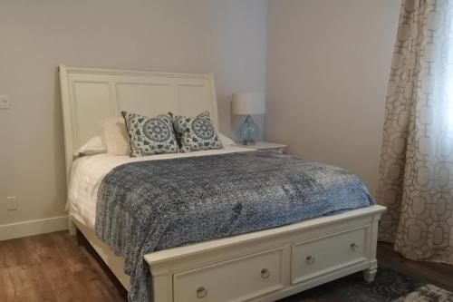 2 bedrooms, 3 beds