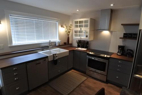 Black Rooster Guesthouse in ปริ๊นซ์รูเพิร์ต (บริติชโคลัมเบีย)