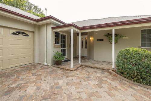 LOCHINVAR/CAMELLIA , MAGNOLIA , MAPLE Cottage For A Relaxing Bathurst Holiday