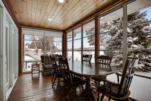 Red Arbor Retreat in Arbor Vitae, USA