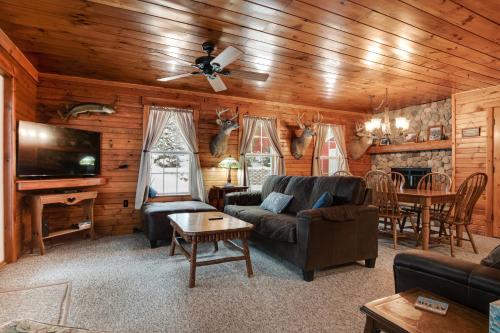 Red Arbor Retreat in Arbor Vitae, USA