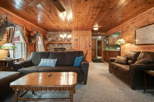 Red Arbor Retreat in Arbor Vitae, USA
