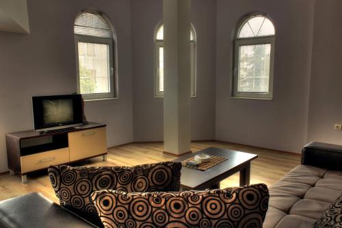 One-Bedroom Apartment with Balcony