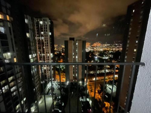 Apartamento en Medellin Amoblado con 3 habitaciones.