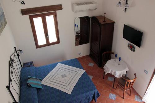 Deluxe Double Room with Balcony and Sea View room in La Casa del Geko