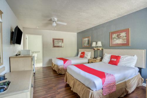 Queen Room with Two Queen Beds - Disability Access