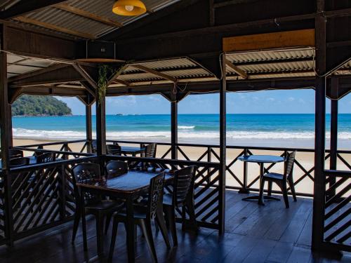 BUSHMAN TIOMAN 2