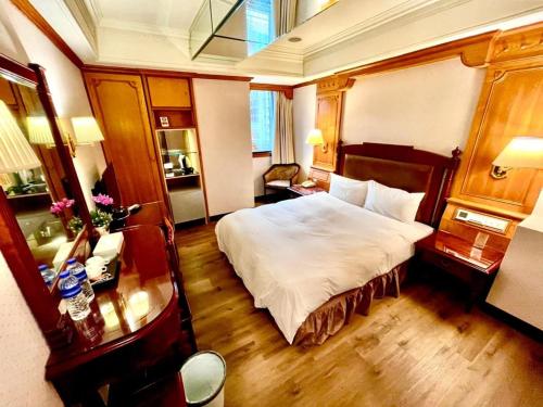 Superior Double Room image 10