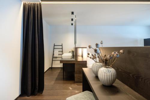 1 king bed, 1 sofa bed