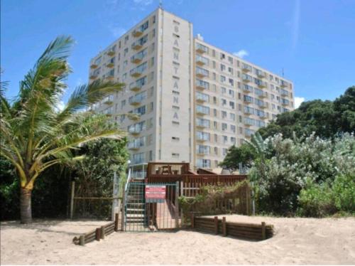 Santana 904 beachfront apartment. Beautiful sea views in Margate
