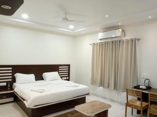 Hotel Ajanta green restaurant and resort