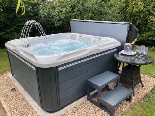 Karstais baseins, The Suites at Pannells Ash in Castle Hedingham