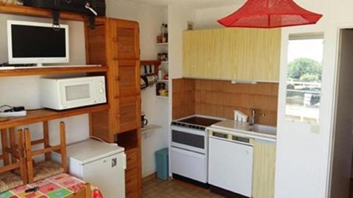 Studio with Sea View image 3