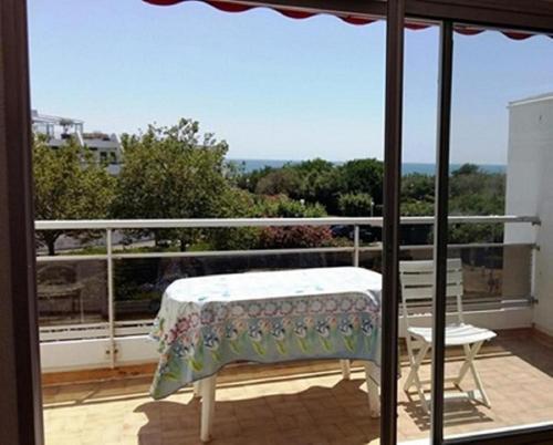 Studio with Sea View image 2