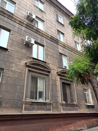 2 комнатная квартира в самом центре in Mariupol