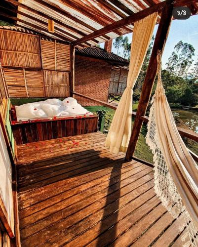 Kümblustünn, Refúgio Caminho dos Ipês (Refugio Caminho dos Ipes) in Pouso Alto
