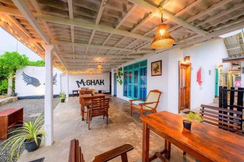 Honey Beach Inn - Pitiwella