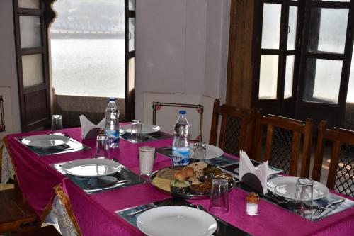 レストラン, The Konark Nawal Sagar Palace in ブーンディー