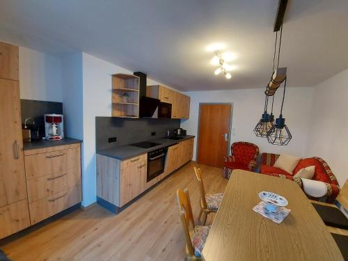 廚房, Haus Monika und Haus Claudia in 邁爾霍芬