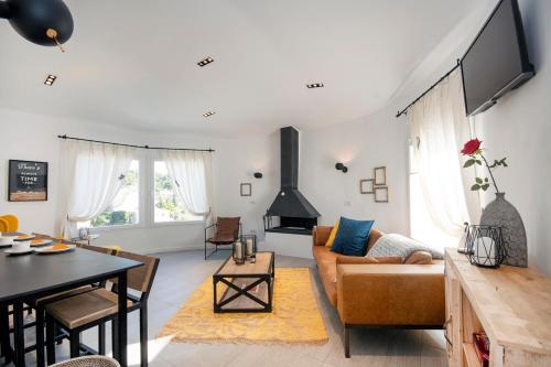 Villa room in Sara 6 - chill-out private pool private tennis court- by Holiday Rentals Villamar