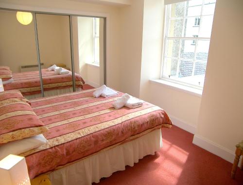 Royal Mile Edinburgh - 2 Bedroom Apartment - image 7