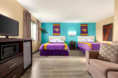 Howard Johnson by Wyndham Waterloo/Cedar Falls - image 6